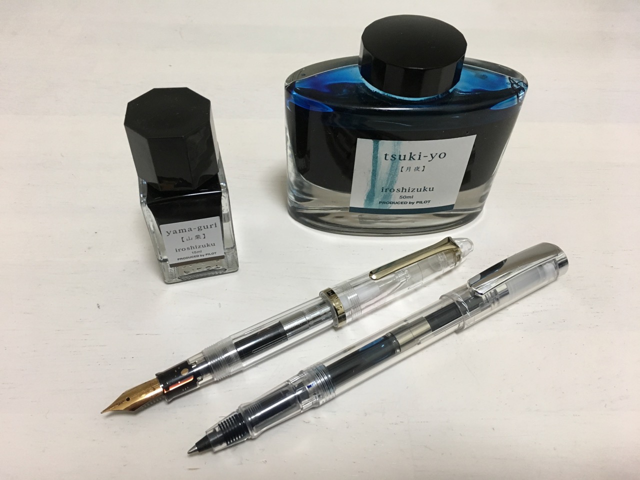 カキモリで購入した万年筆とローラーボールペンにインクを注入。どちらも素晴らしい書き味です！ – Stationery Life
