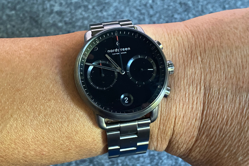 ノードグリーンで人気と評判のガンメタルな腕時計・ブラック＆シルバー 